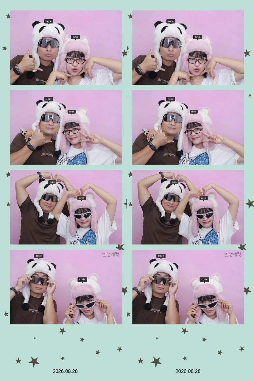 Dải ảnh photobooth với mũ gấu trúc